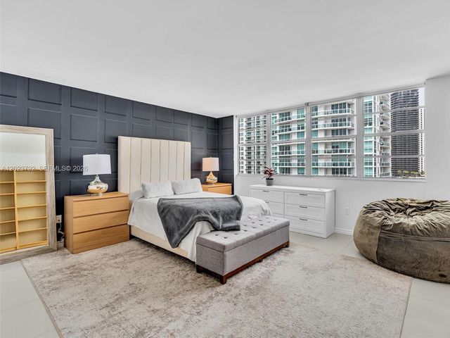 825 Brickell Bay Dr 2048, Miami, FL 33131