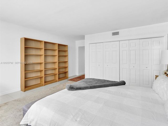825 Brickell Bay Dr 2048, Miami, FL 33131