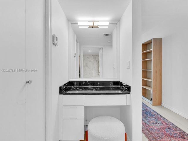 825 Brickell Bay Dr 2048, Miami, FL 33131