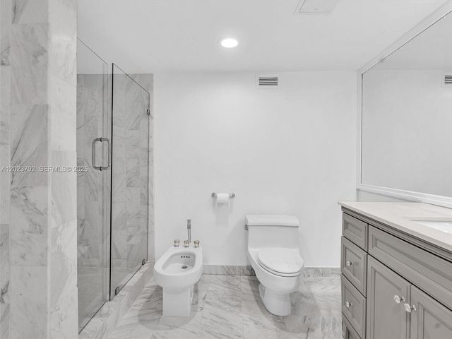825 Brickell Bay Dr 2048, Miami, FL 33131