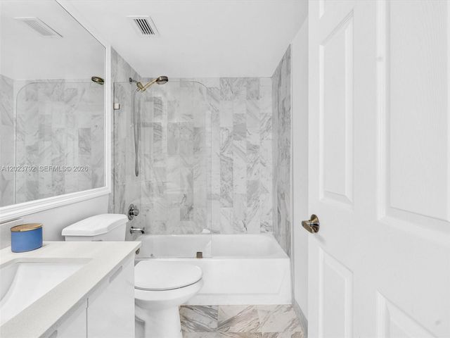 825 Brickell Bay Dr 2048, Miami, FL 33131