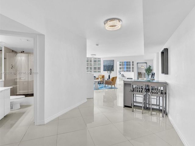 825 Brickell Bay Dr 2048, Miami, FL 33131