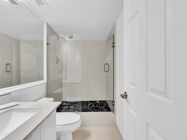 825 Brickell Bay Dr 2048, Miami, FL 33131