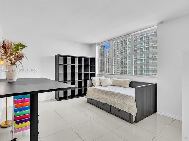825 Brickell Bay Dr 2048, Miami, FL 33131