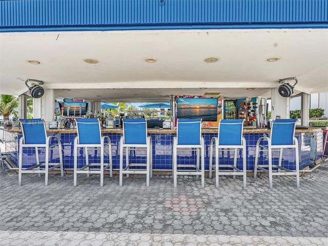 825 Brickell Bay Dr 2048, Miami, FL 33131