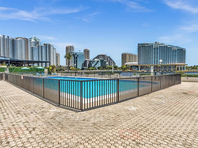 825 Brickell Bay Dr 2048, Miami, FL 33131