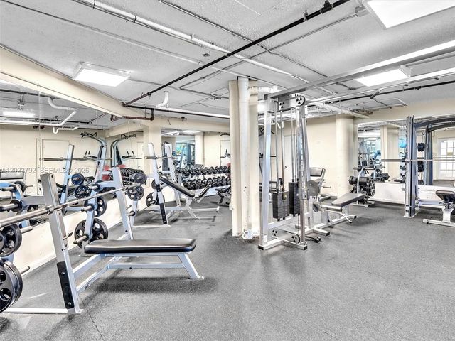 825 Brickell Bay Dr 2048, Miami, FL 33131