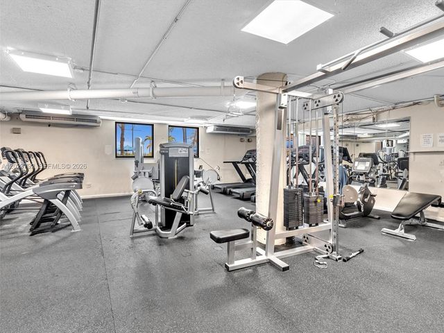 825 Brickell Bay Dr 2048, Miami, FL 33131