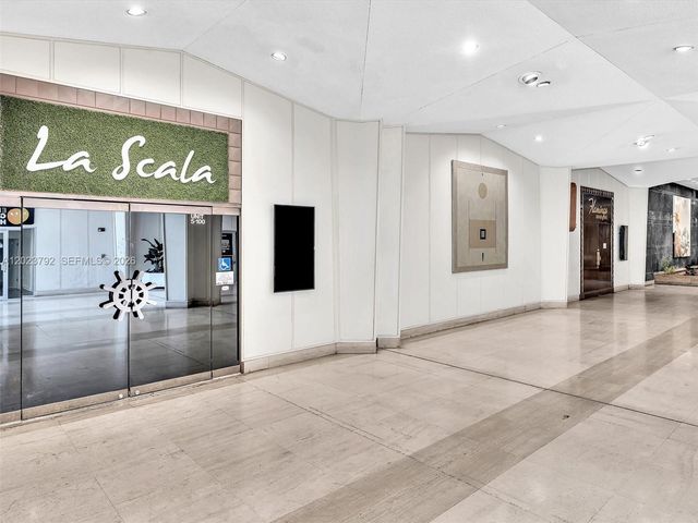825 Brickell Bay Dr 2048, Miami, FL 33131