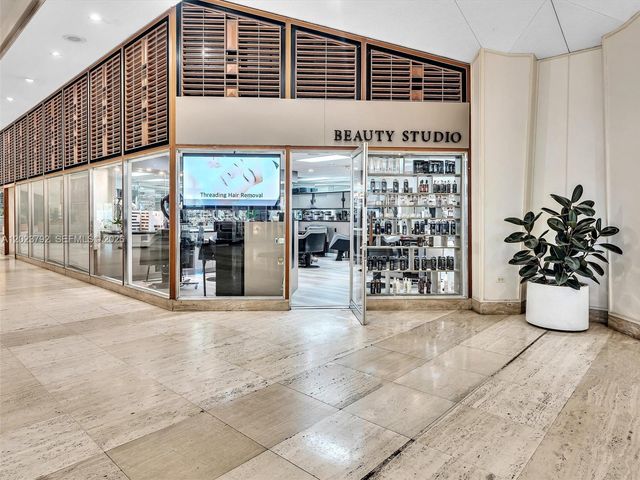 825 Brickell Bay Dr 2048, Miami, FL 33131