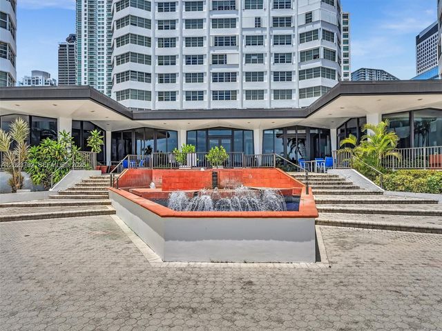 825 Brickell Bay Dr 2048, Miami, FL 33131