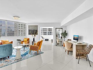 825 Brickell Bay Dr 2048, Miami, FL 33131
