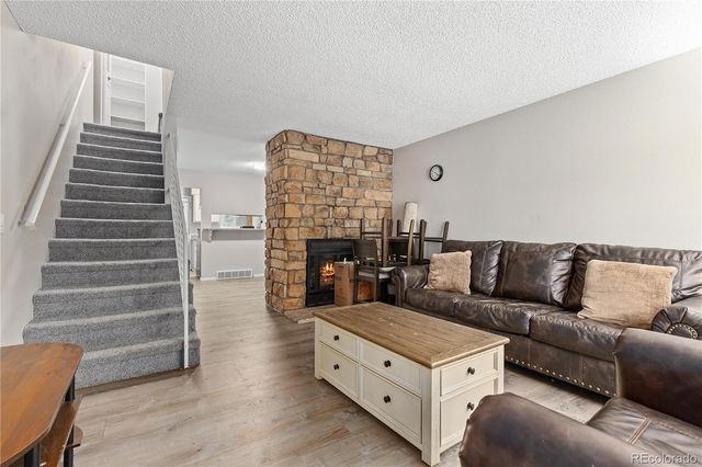 2297 S Jasper Way B, Aurora, CO 80013