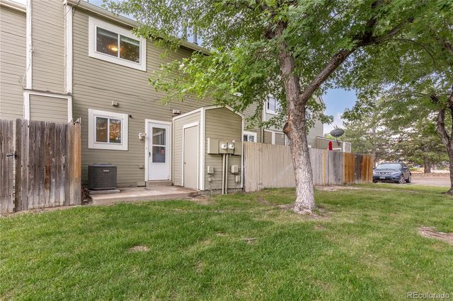2297 S Jasper Way B, Aurora, CO 80013