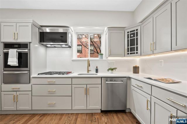 161 5th Street 1, Hoboken, NJ 07030