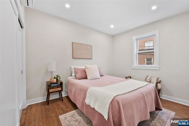 161 5th Street 1, Hoboken, NJ 07030