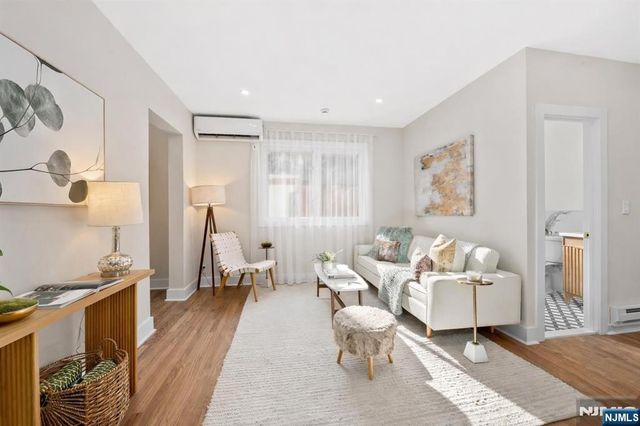 161 5th Street 1, Hoboken, NJ 07030