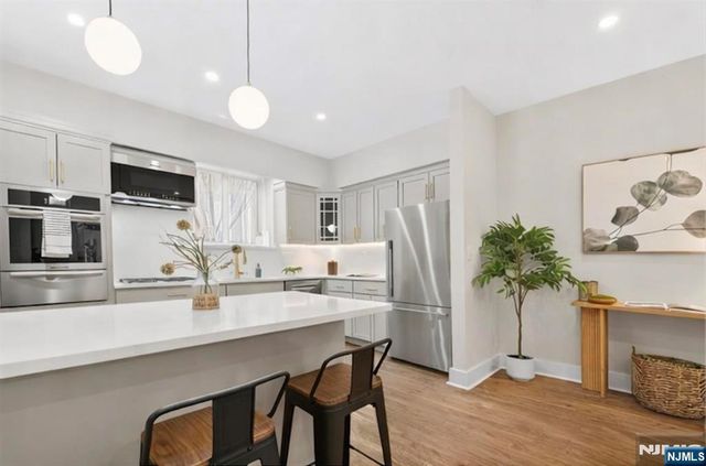 161 5th Street 1, Hoboken, NJ 07030