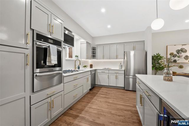 161 5th Street 1, Hoboken, NJ 07030