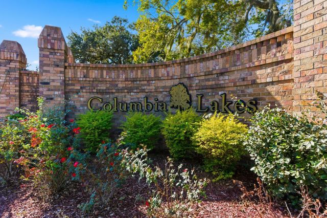 359 Twin Lakes Boulevard, West Columbia, TX 77486