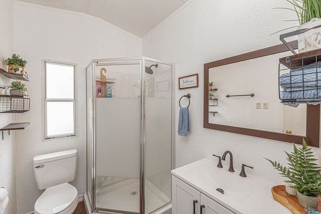210 Victor Court, Trinidad, TX 75163