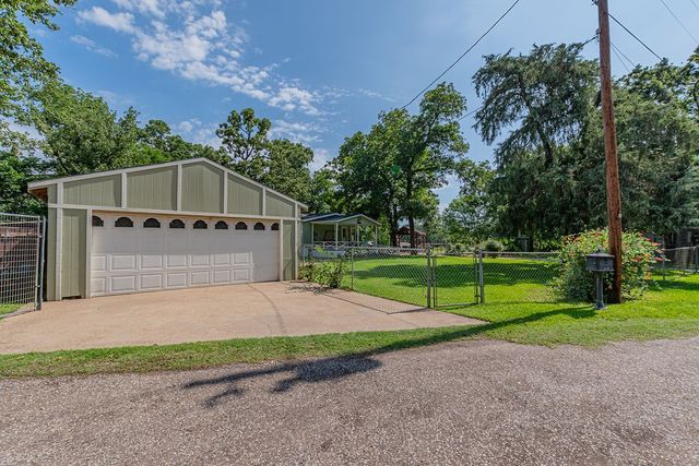 210 Victor Court, Trinidad, TX 75163