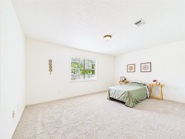 111 Cherrywood Dr, Lake Jackson, TX 77566