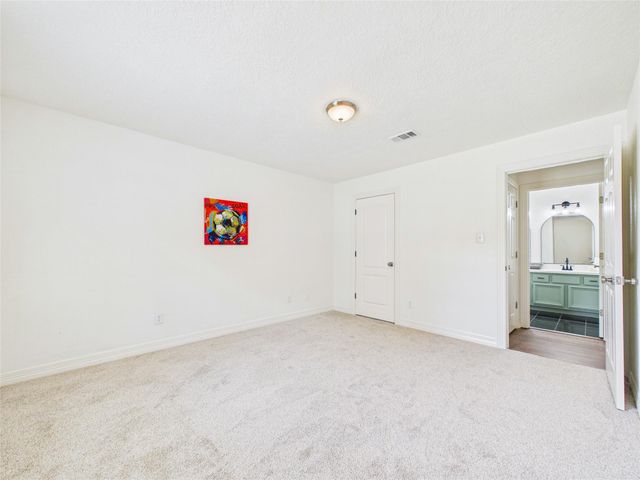 111 Cherrywood Dr, Lake Jackson, TX 77566