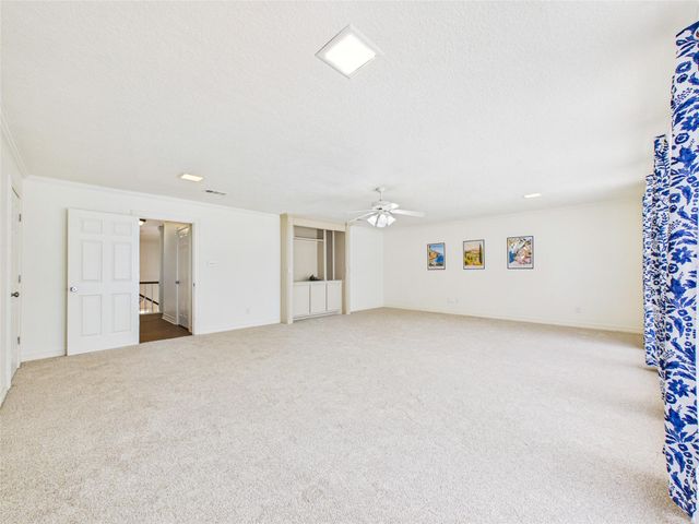 111 Cherrywood Dr, Lake Jackson, TX 77566