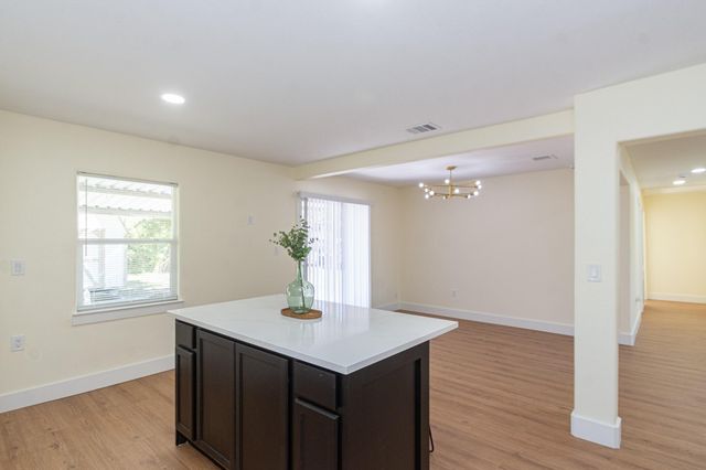 903 Mobile Drive, Pasadena, TX 77506