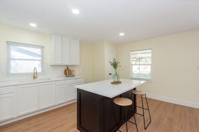 903 Mobile Drive, Pasadena, TX 77506