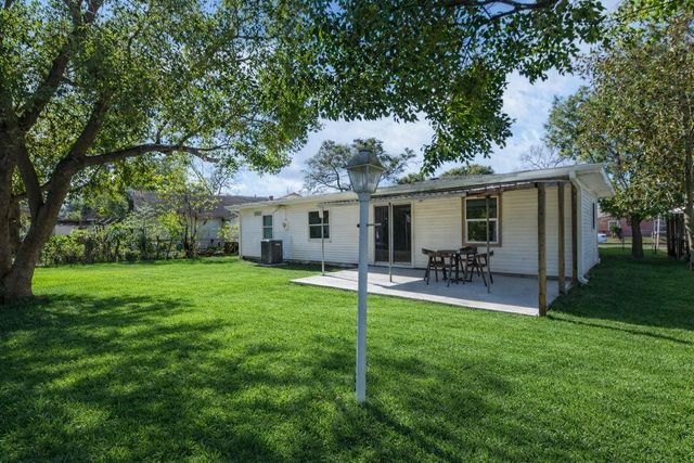 903 Mobile Drive, Pasadena, TX 77506