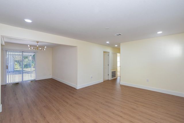 903 Mobile Drive, Pasadena, TX 77506