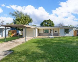 903 Mobile Drive, Pasadena, TX 77506