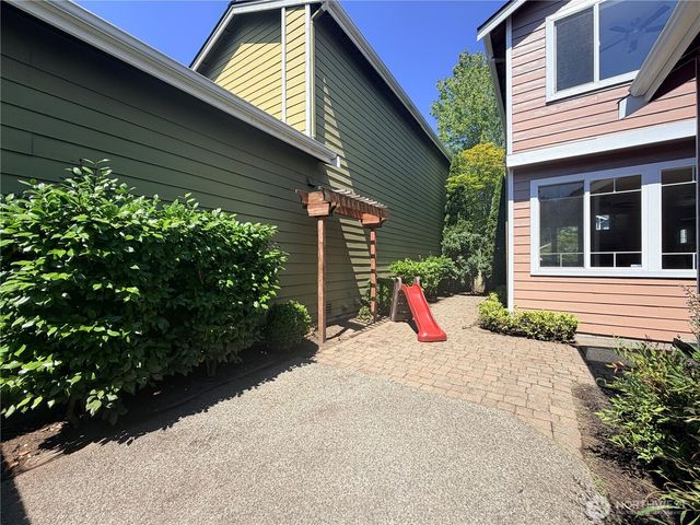 4611 NE 5th Place, Renton, WA 98059