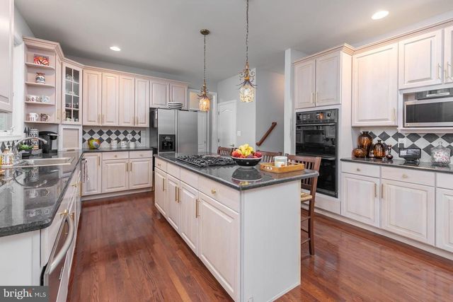 109 HILLTOP CT, Mullica Hill, NJ 08062
