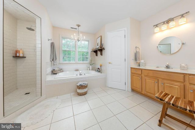 109 HILLTOP CT, Mullica Hill, NJ 08062