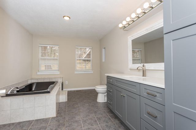 580 Parkview Drive, Blue Eye, MO 65611