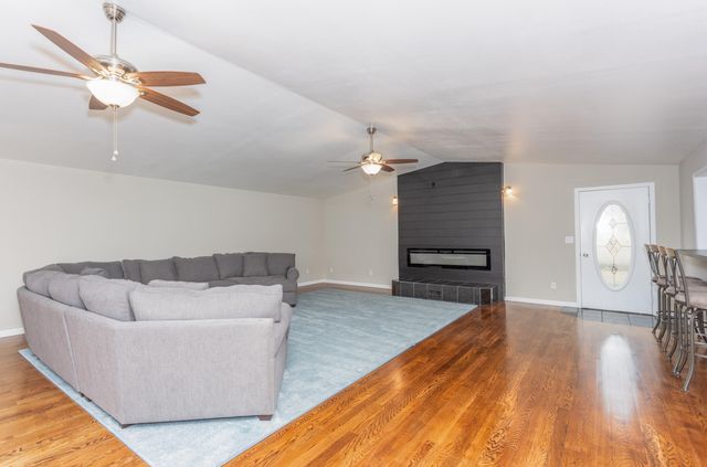 580 Parkview Drive, Blue Eye, MO 65611