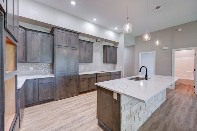 3112 Long Ct, Winfield, KS 67156