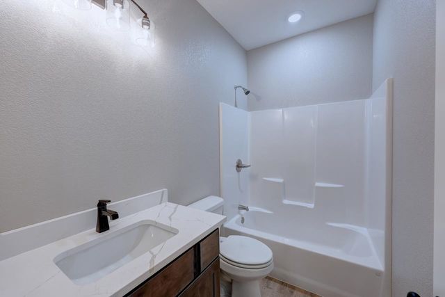 3112 Long Ct, Winfield, KS 67156