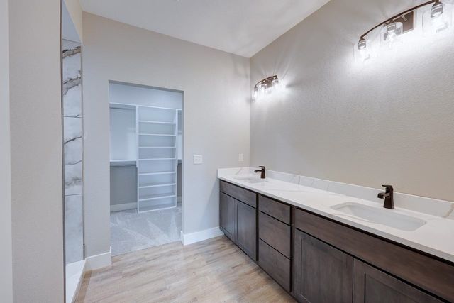 3112 Long Ct, Winfield, KS 67156