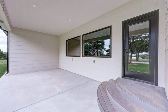 3112 Long Ct, Winfield, KS 67156