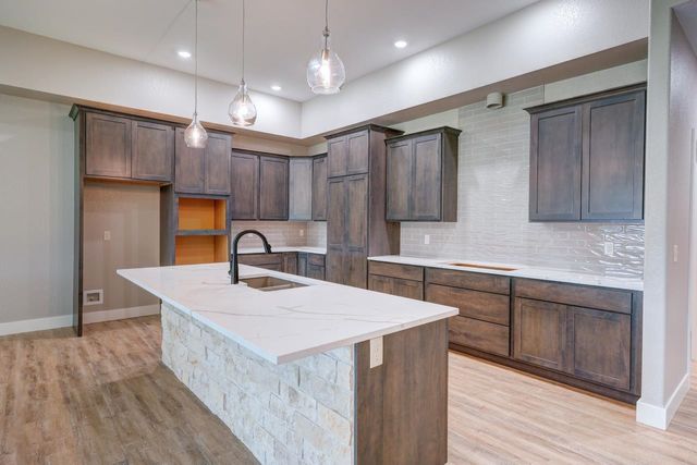 3112 Long Ct, Winfield, KS 67156