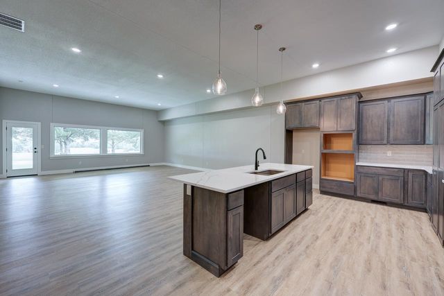 3112 Long Ct, Winfield, KS 67156