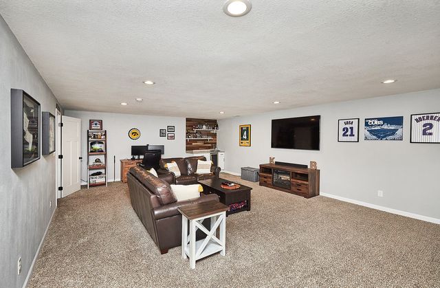 502 Hickory Drive, Norwalk, IA 50211
