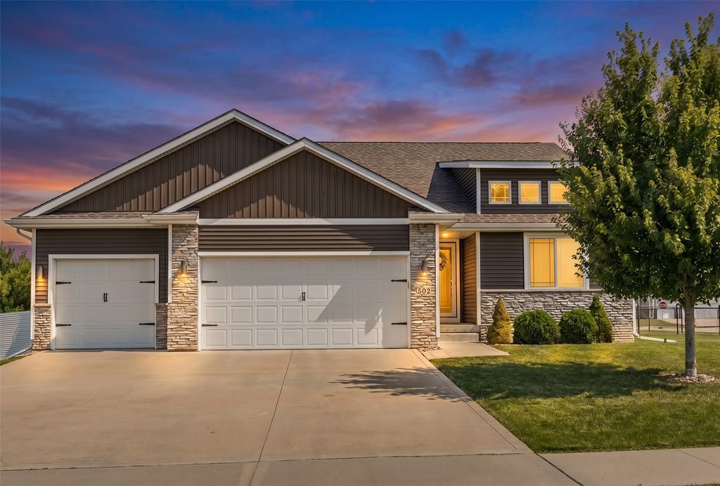 502 Hickory Drive, Norwalk, IA 50211