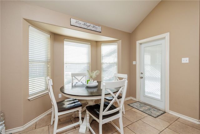 4146 Cross River Dr, Corpus Christi, TX 78410