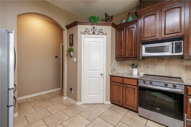 4146 Cross River Dr, Corpus Christi, TX 78410