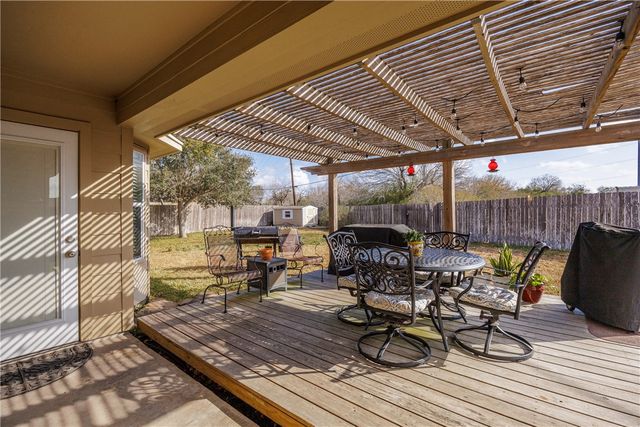 4146 Cross River Dr, Corpus Christi, TX 78410